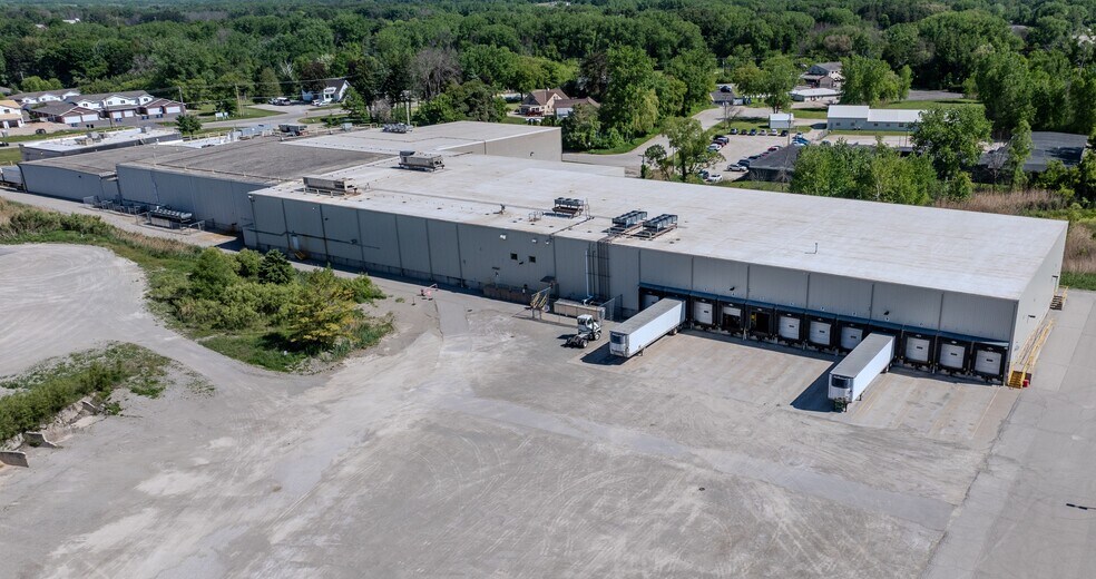 More Photos Of 13190 Velp Ave, Suamico Warehouse For Lease