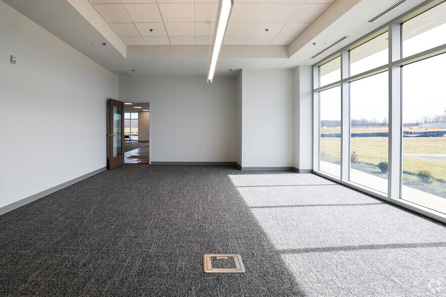 More Photos Of Turnpike Commerce Center, Shalersville Distribution For Sale