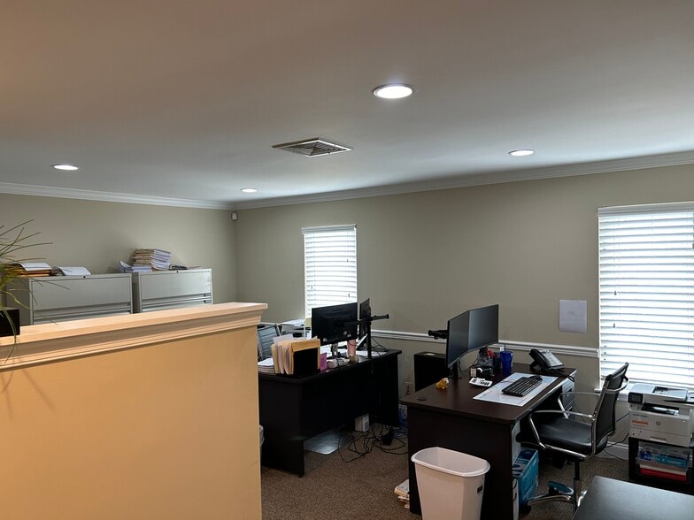More Photos Of 1 Bethany Rd, Hazlet Office For Lease