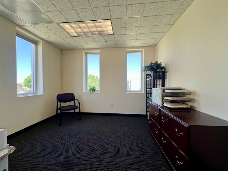More Photos Of 670-694 Pinnacle Pl, Livermore Light Distribution For Sale