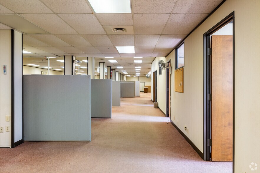 More Photos Of 90 South St, West Warren Manufacturing For Lease