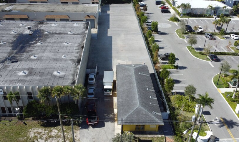 More Photos Of 1627 S Dixie Hwy, Pompano Beach Industrial For Lease