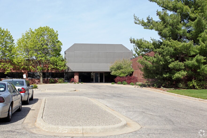 More Photos Of 5989 Tahoe Dr SE, Grand Rapids Medical For Sale
