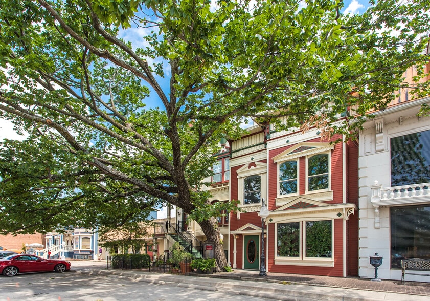 Primary Photo Of 4821 Broadway St, Addison Office For Sale