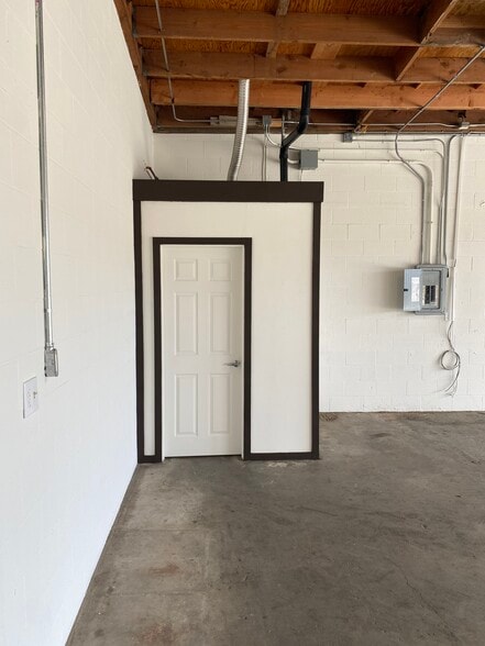 More Photos Of 811-811 E Chestnut Ave, Lompoc Service For Lease