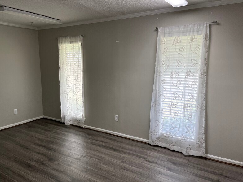 More Photos Of 2922 Audrey Dr, Gastonia Office For Lease