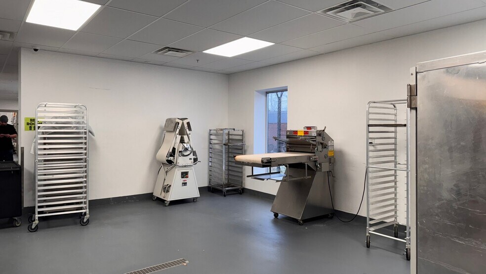More Photos Of 95-97 Darling Ave, South Portland Office For Sale