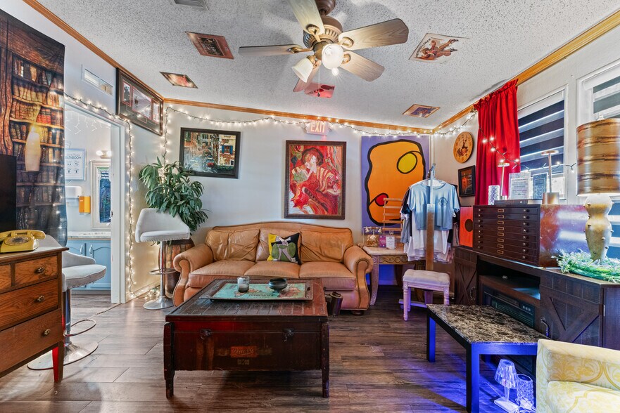 More Photos Of 33855 Blanco Rd, Bulverde Bar For Sale