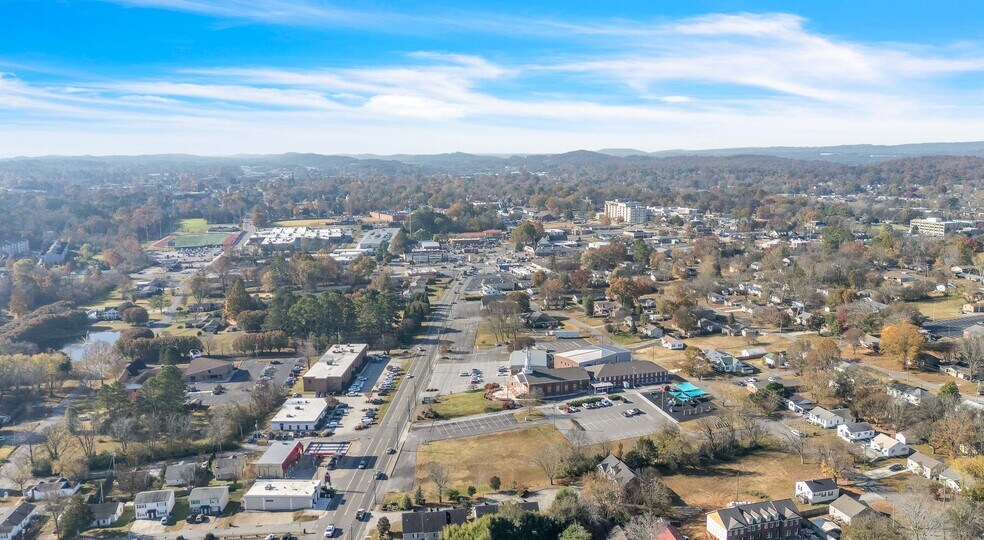 More Photos Of 2906 N Ocoee St, Cleveland Office For Sale