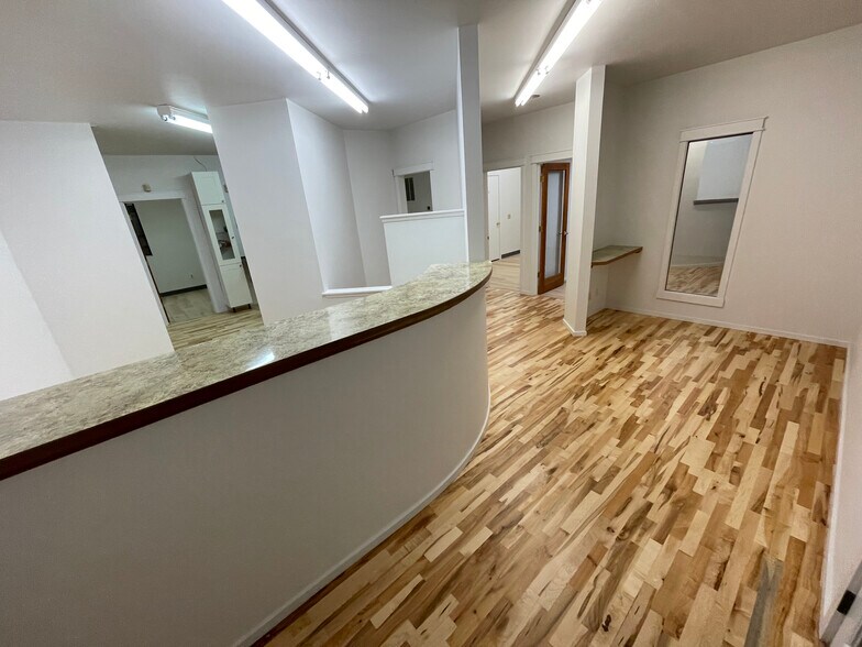 More Photos Of 1800 Richards Rd, Bellevue Warehouse For Sale