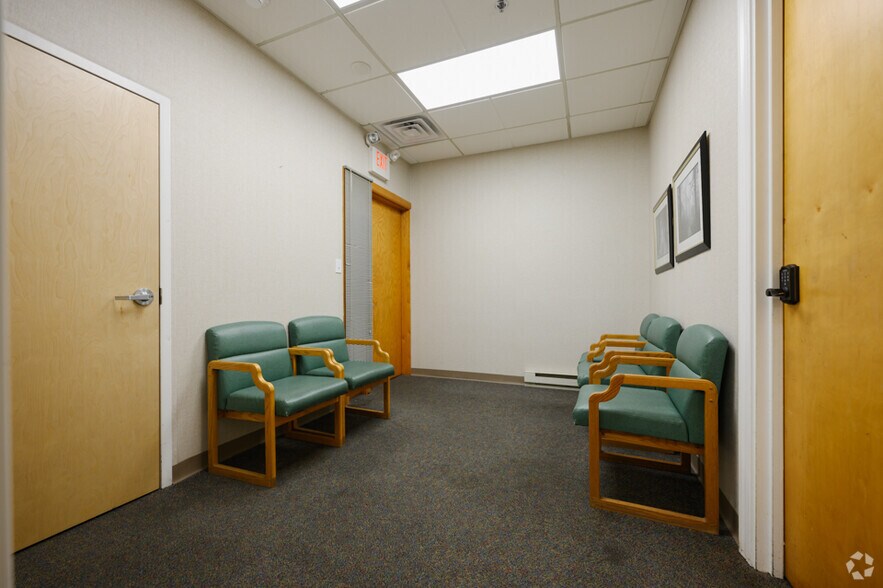 More Photos Of 1999 Sproul Rd, Broomall Medical For Lease