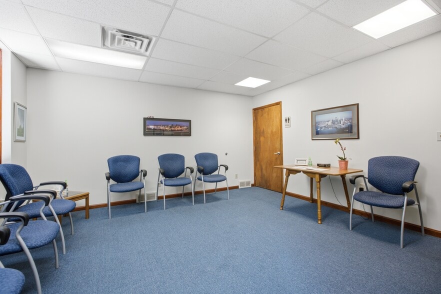 More Photos Of 3519 Bigelow Blvd, Pittsburgh Office For Sale