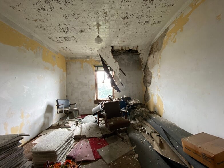 More Photos Of 947 Aisquith St, Baltimore Religious Facility For Sale