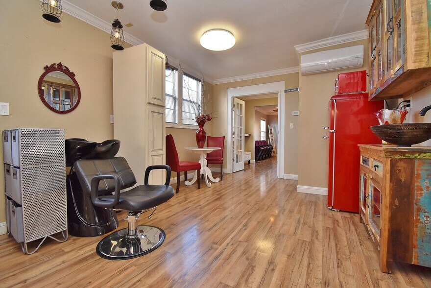 More Photos Of 264 Spring St, Pleasanton Storefront Retail Office For Lease
