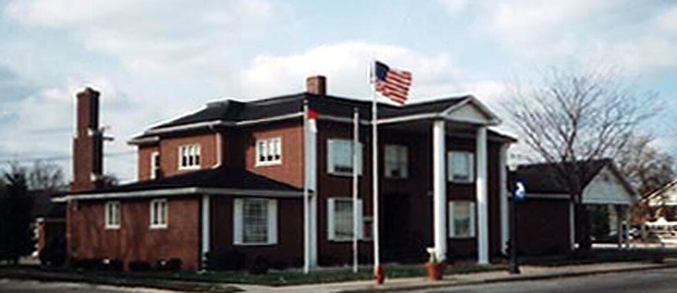 More Photos Of 209 N Main St, Belleville Medical For Sale