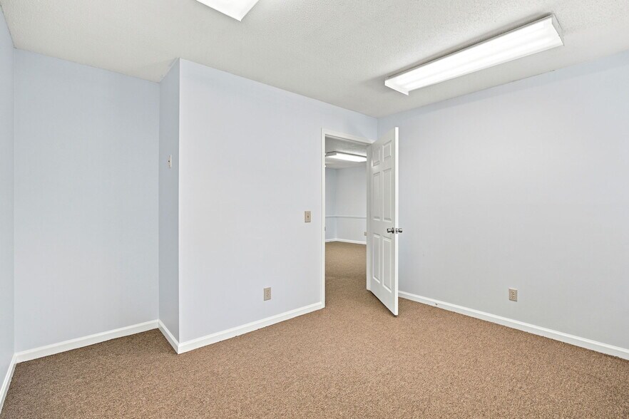 More Photos Of 3801 Wrightsville Ave, Wilmington Office Residential For Lease