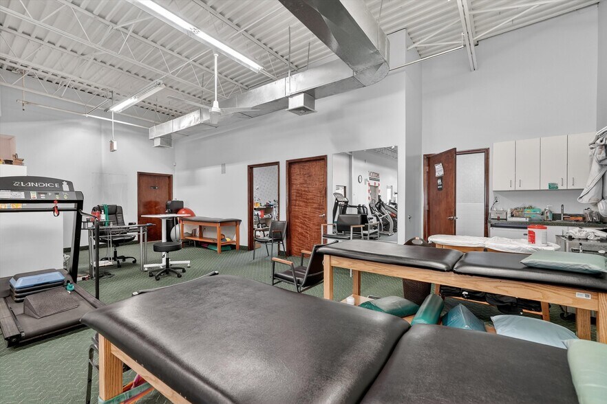 More Photos Of 24-26 Liberty Square Mall, Stony Point Office For Sale