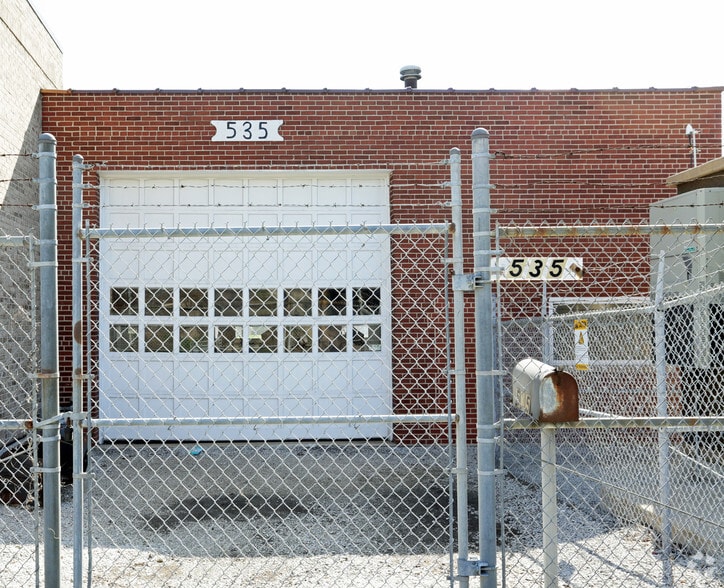 More Photos Of 535 N York Rd, Elmhurst Service For Sale