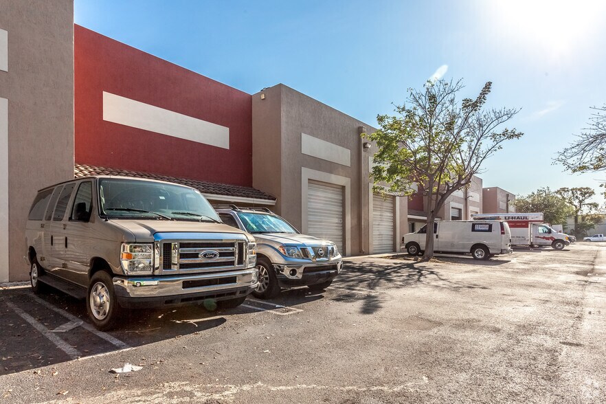 More Photos Of 12355 SW 129th Ct, Miami Warehouse For Lease