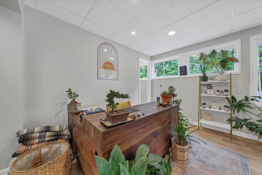 More Photos Of 40 Sunset Ridge Rd, New Paltz Medical For Sale