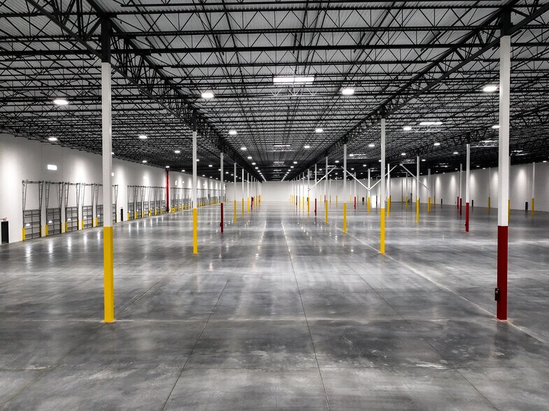 More Photos Of 1850 Continental Blvd, Charlotte Warehouse For Lease