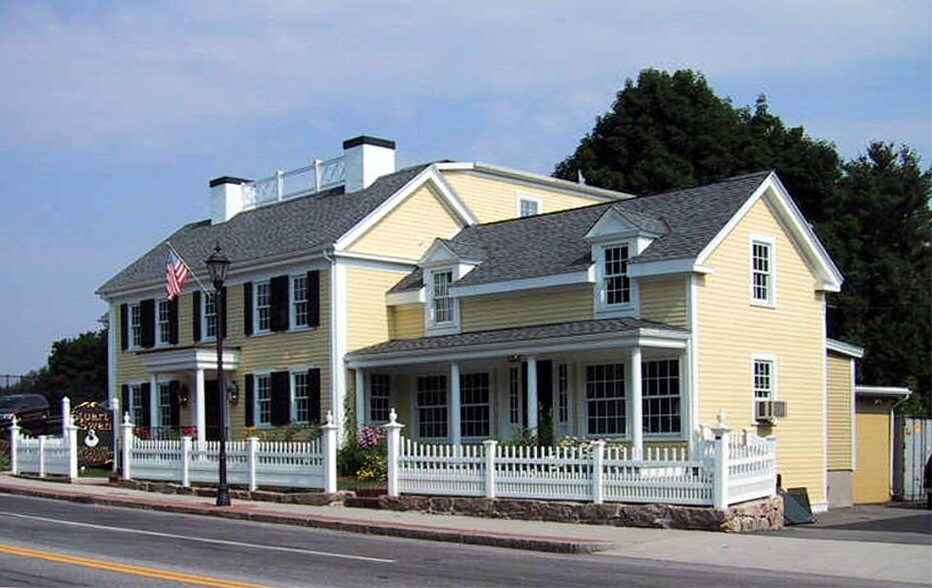 More Photos Of 103 Central St, Wellesley Office For Lease