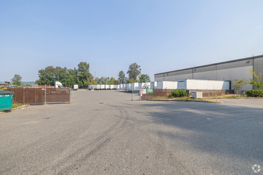 More Photos Of 13707 Pioneer Way E, Puyallup Warehouse For Lease