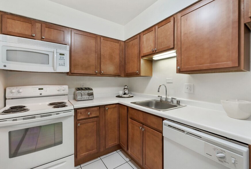 More Photos Of 3575 N Oakland Ave, Shorewood Apartments For Sale
