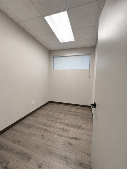 More Photos Of 4000 San Dimas St, Bakersfield General Retail For Sale