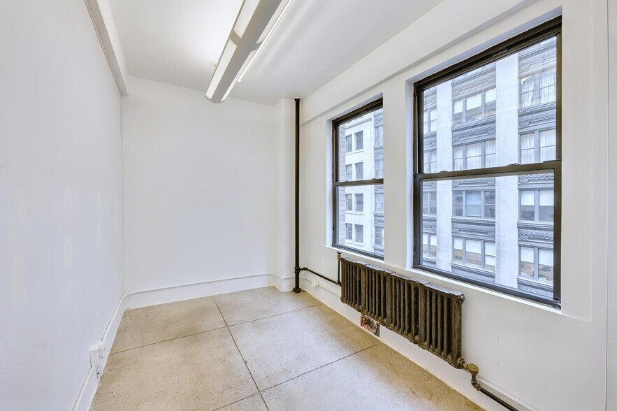 More Photos Of 230 W 39th St, New York Office For Lease