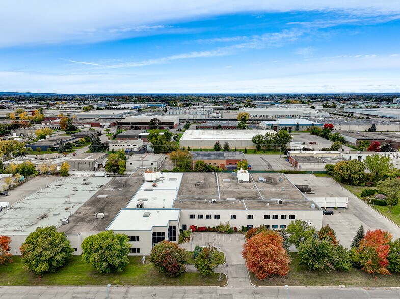More Photos Of 330 Av Avro, Pointe-claire Warehouse For Sale
