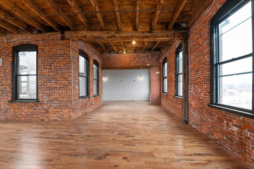 More Photos Of 207-229 42nd St, Brooklyn Warehouse For Lease