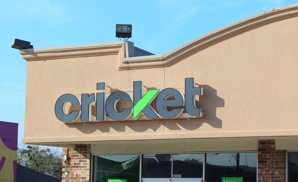 More Photos Of 4311 Maple Ave, Dallas Freestanding For Sale