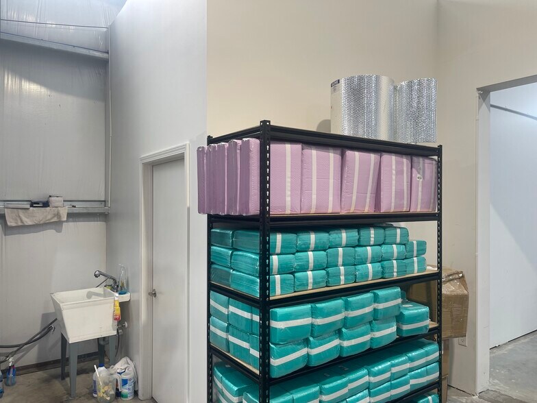 More Photos Of 22924 Kuykendahl Rd, Spring Light Manufacturing For Lease