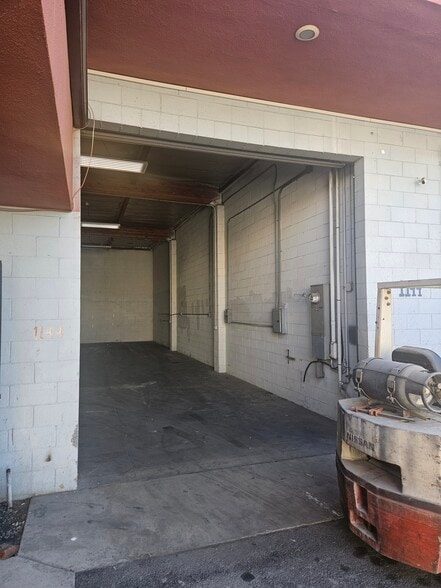 More Photos Of 1140-1150 Price Ave, Pomona Warehouse For Lease