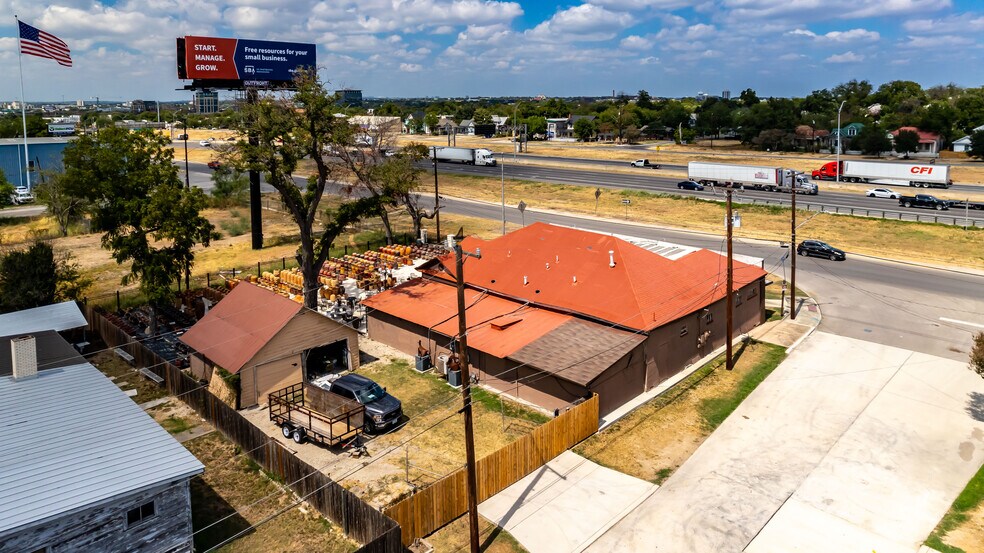 More Photos Of 1950 N Panam Expy, San Antonio Freestanding For Sale