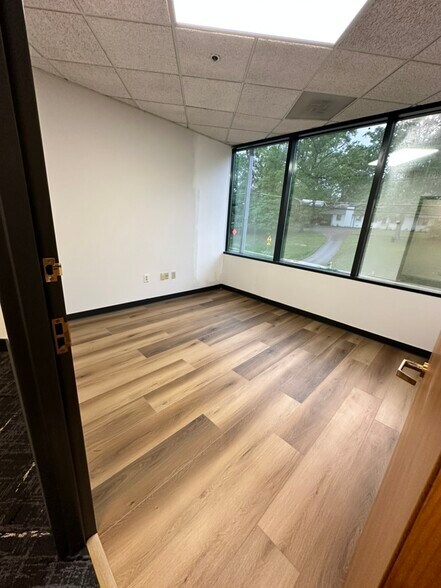 More Photos Of 2265 Roswell Rd, Marietta Office For Lease