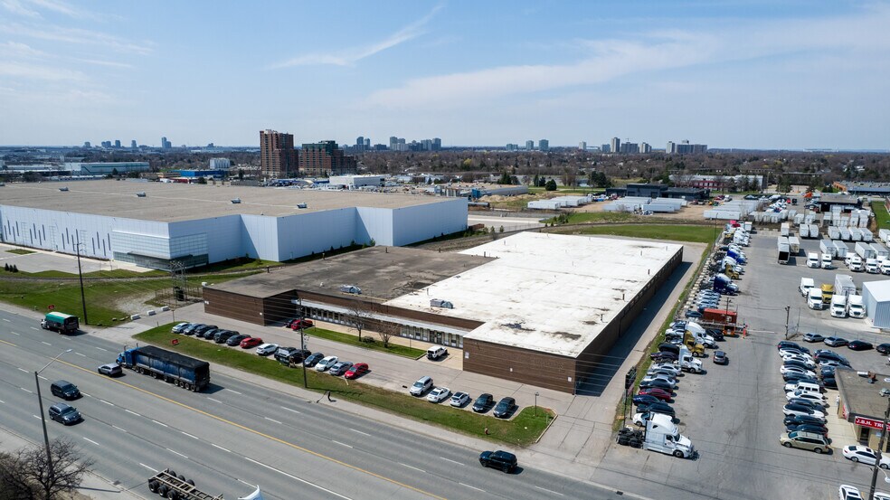 More Photos Of 1810 Steeles Ave E, Brampton Warehouse For Lease