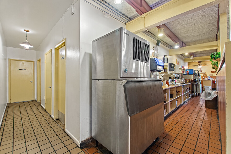 More Photos Of 3000 Cypress Gardens Rd, Winter Haven Restaurant For Sale