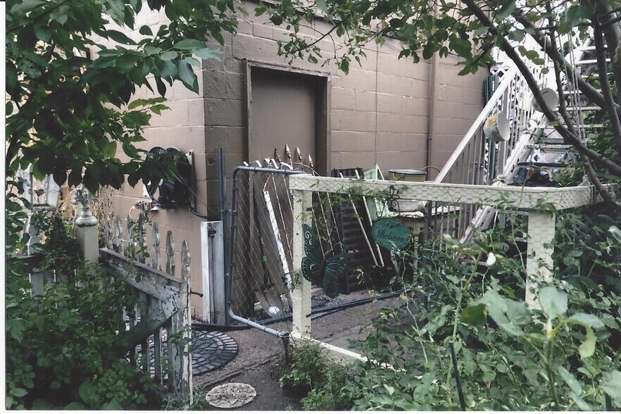 More Photos Of 4615 S Santa Fe Dr, Englewood Service For Sale