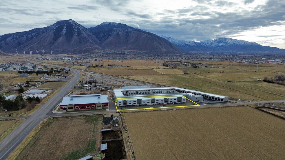 More Photos Of 2400 1600 w, Mapleton Warehouse For Sale