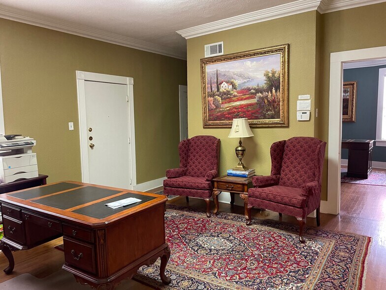 More Photos Of 2019 Government St, Baton Rouge Office For Sale