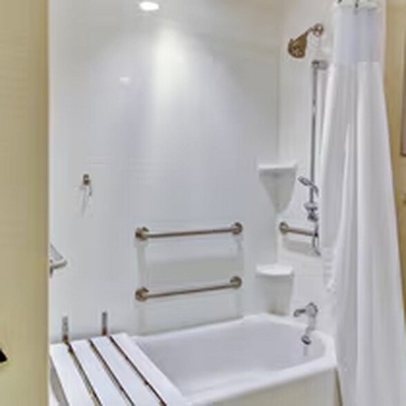 More Photos Of 30 Shaner Dr, Bridgeport Hotel For Sale