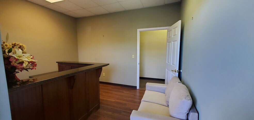 More Photos Of 1080 Us-441-br Hwy, Demorest Office For Lease