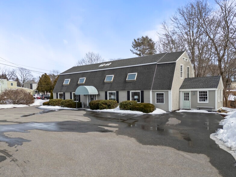 More Photos Of 2049 Post Rd, Wells Storefront Retail Office For Lease