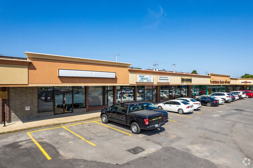 More Photos Of 545-587 Des Seigneurs Boul, Terrebonne Freestanding For Lease