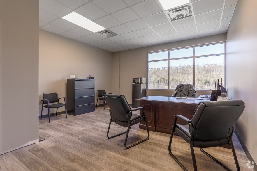 More Photos Of 6946 Harrison Ave, Cincinnati Medical For Lease