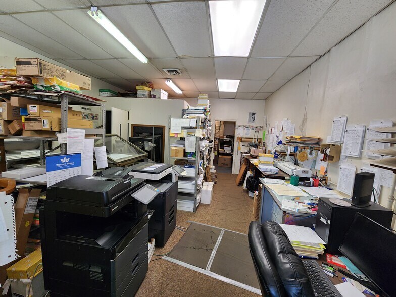 More Photos Of 2104 Main St, Emmetsburg Office Residential For Sale