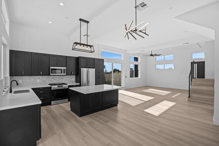 More Photos Of 3215 S El Camino Real, San Clemente Apartments For Sale