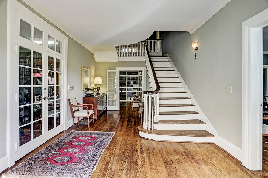 More Photos Of 4301 Yoakum Blvd, Houston Office For Lease